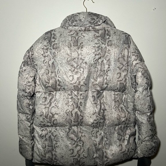 Varley Snake Patterned Jacket - Picture 3 of 5